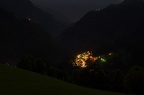 Nocni vesnice pod chatou v Salesei di Sotto