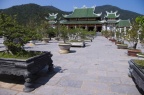 Buddhistický chrám na poloostrově kousek za Danangem.