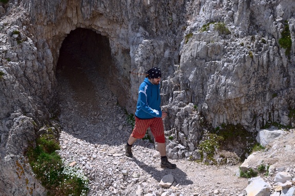 Lukas sel omrknout tunel - je tam tma :)