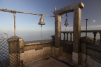 Chrámové zvony na vrcholu Srí Pady.