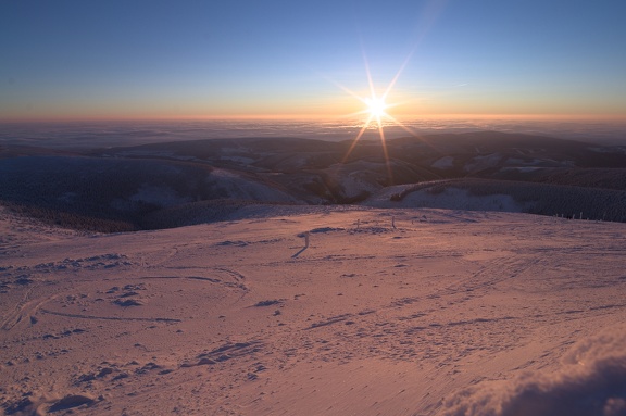 Svítání na Sněžce.